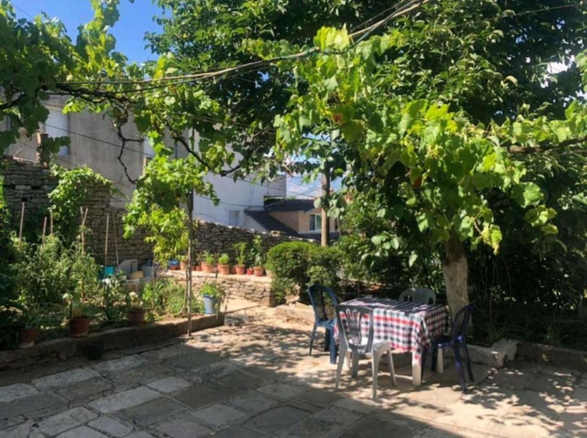Miziriguesthouse Gjirokastër Eksteriør bilde