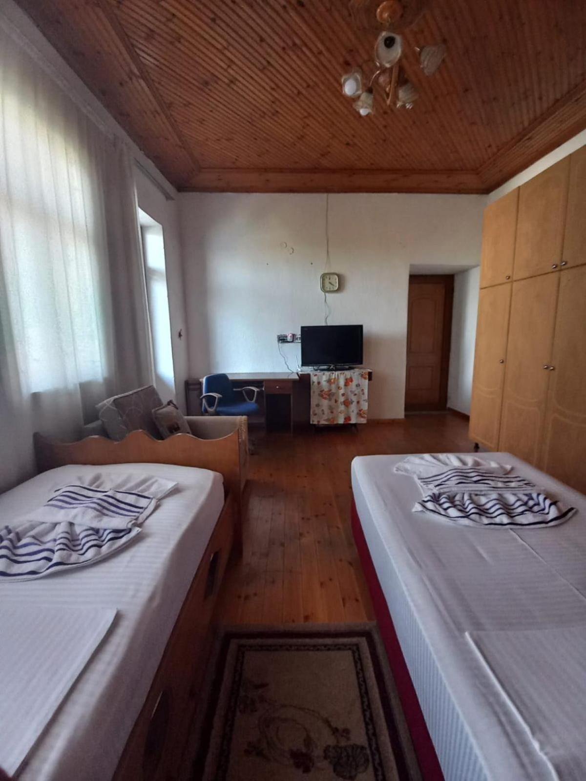 Miziriguesthouse Gjirokastër Eksteriør bilde